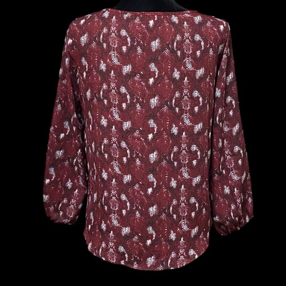 West Kei Snake Print Burgundy Tie Front Blouse NWOT Small - Picture 7 of 11